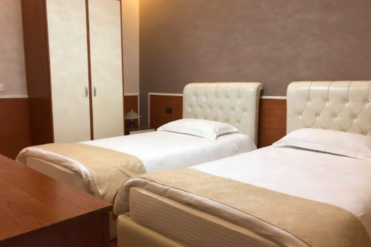 Hotel Palma Tiranë Luaran gambar