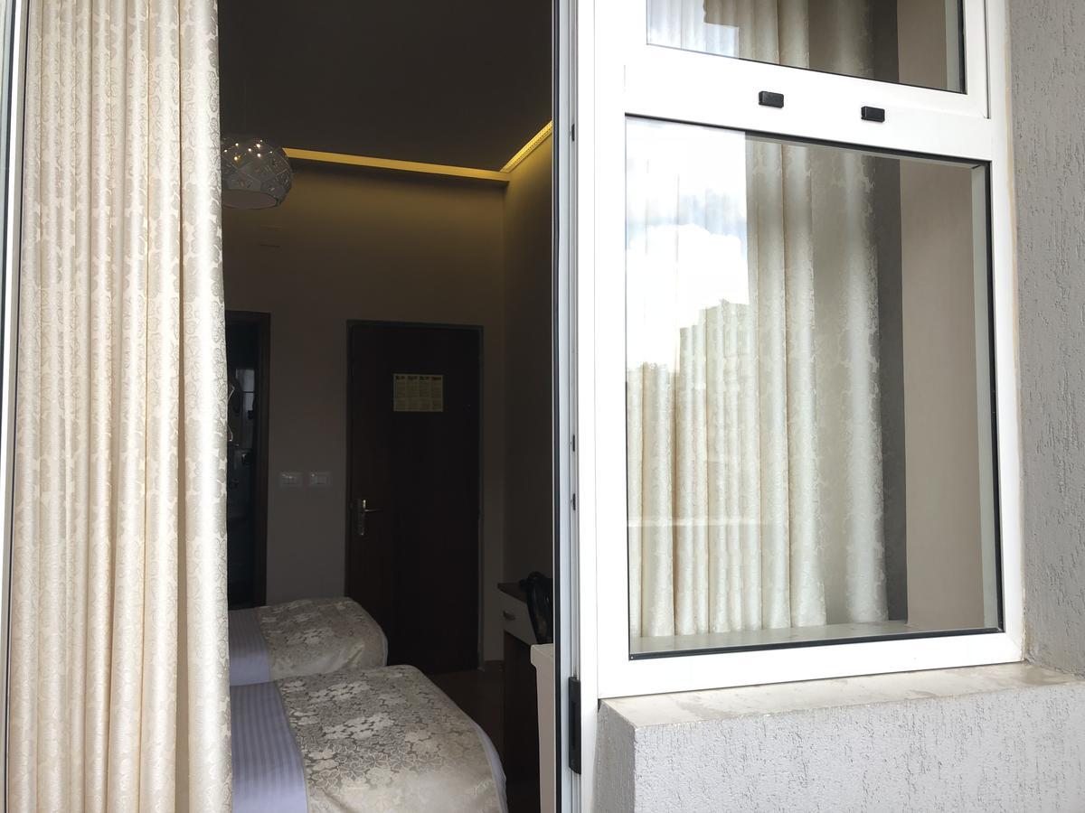 Hotel Palma Tiranë Luaran gambar