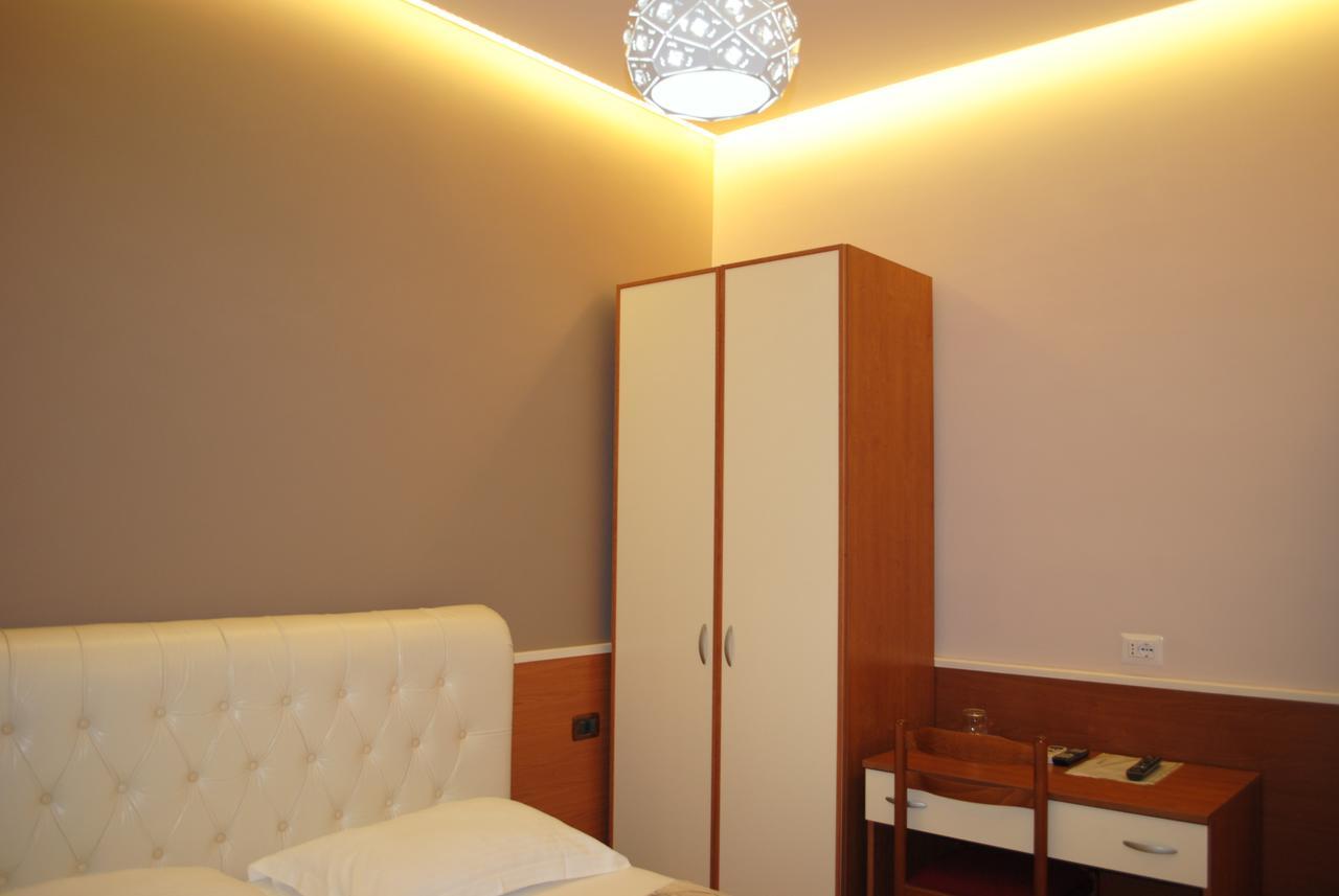 Hotel Palma Tiranë Luaran gambar