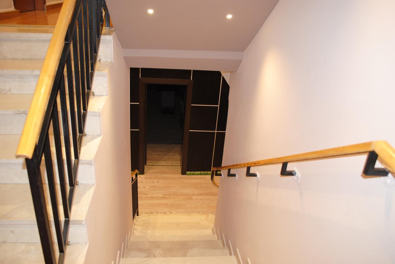 Hotel Palma Tiranë Luaran gambar