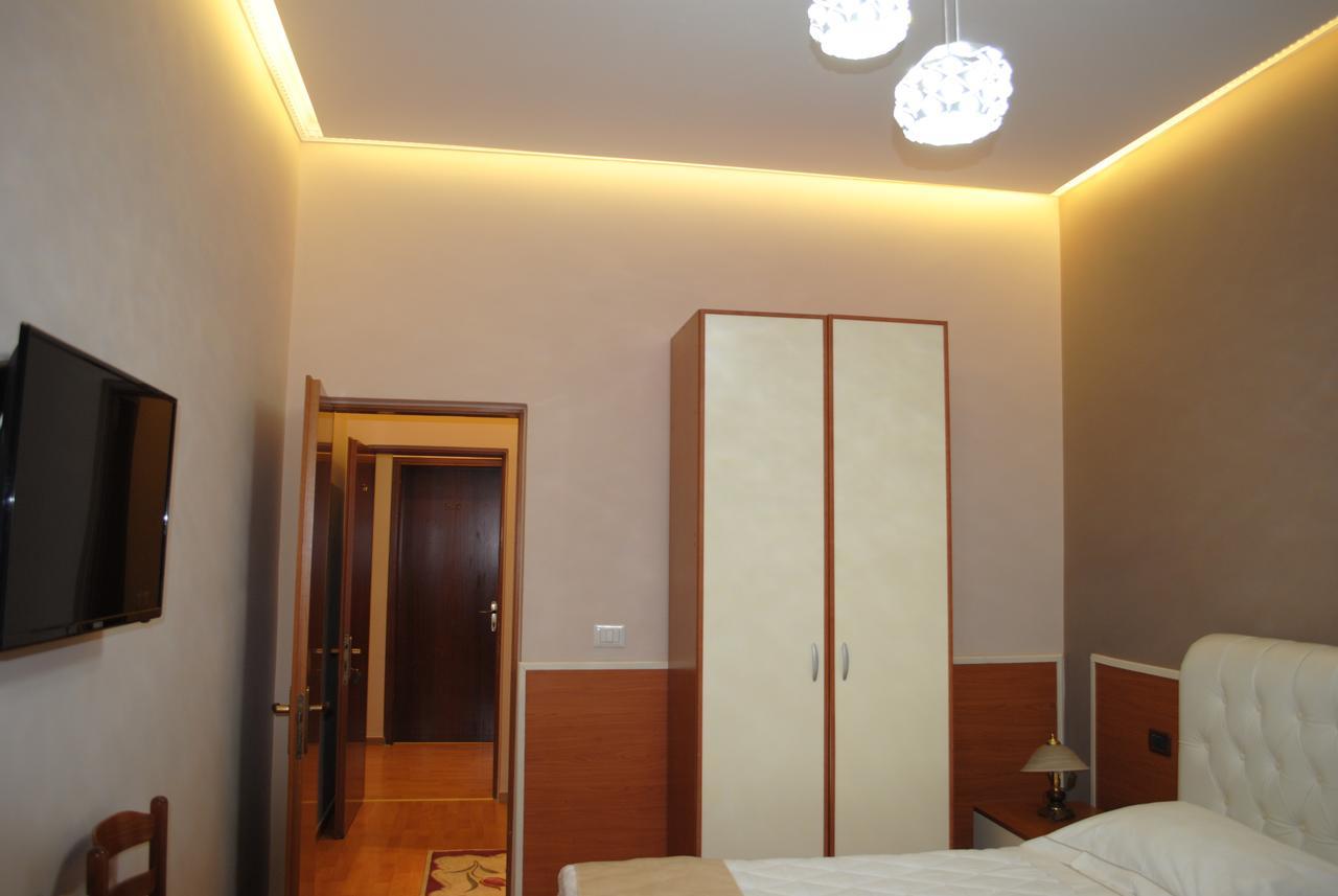 Hotel Palma Tiranë Luaran gambar