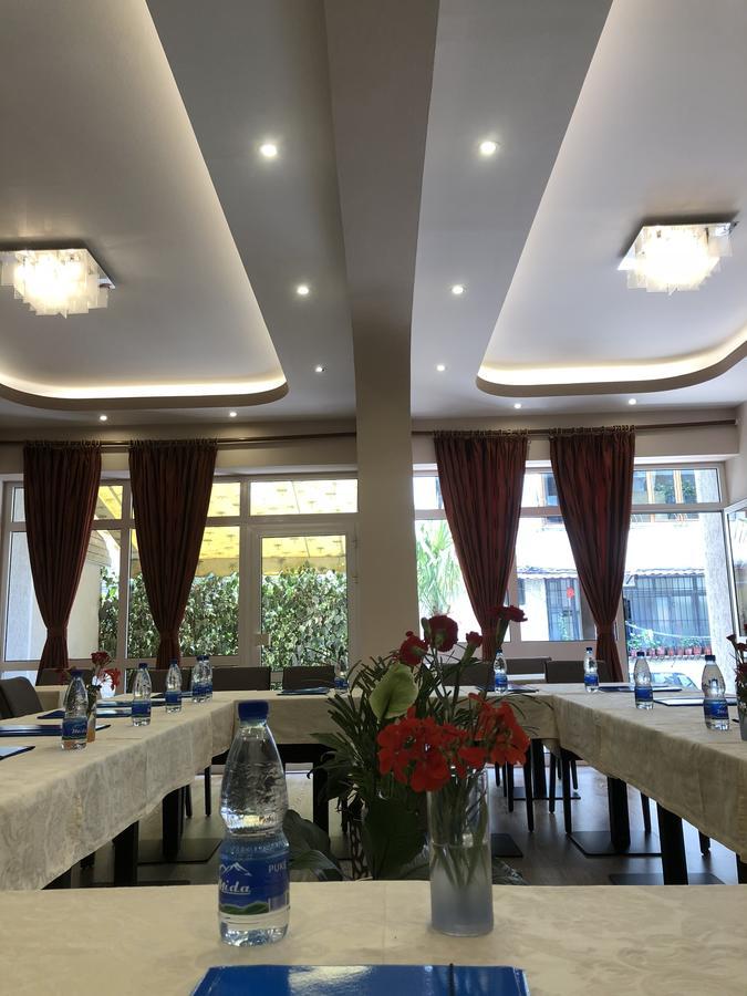 Hotel Palma Tiranë Luaran gambar