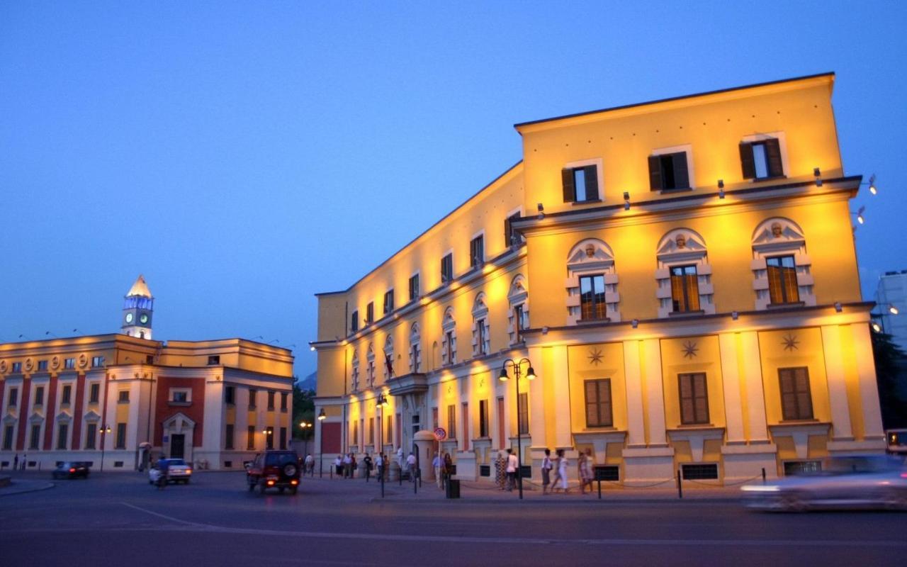 Hotel Palma Tiranë Luaran gambar